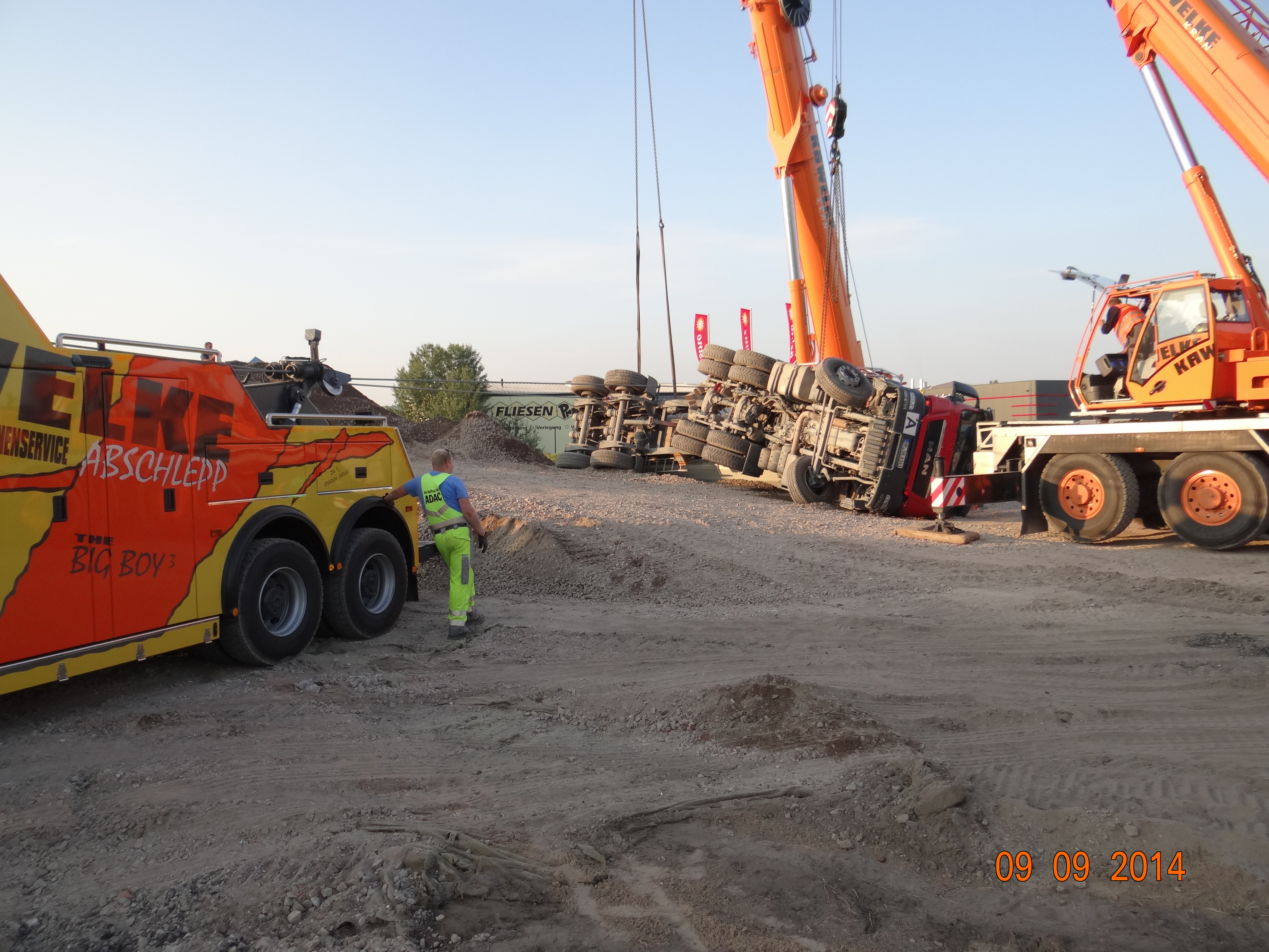 Abschleppfahrzeug 10