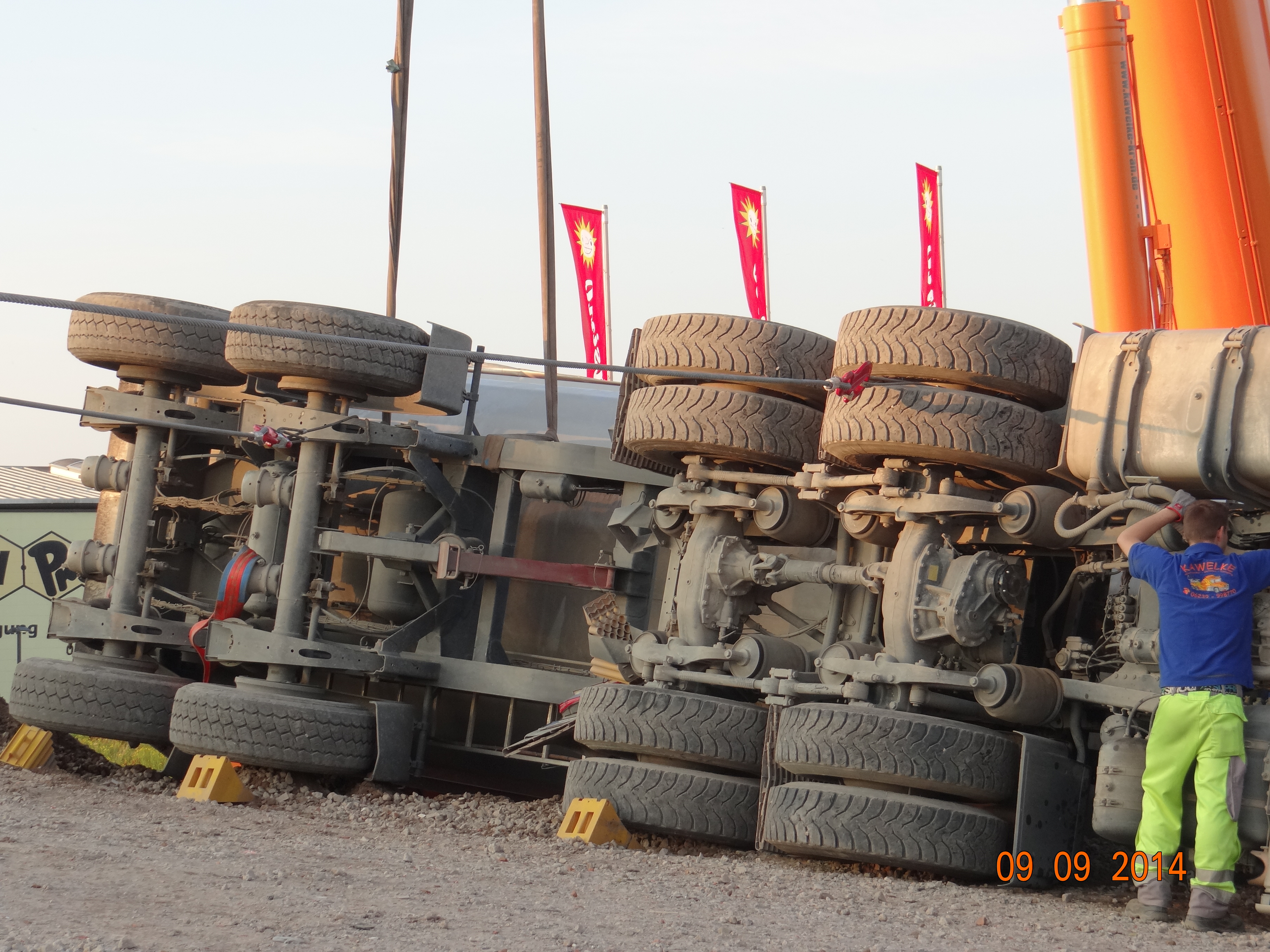 Abschleppfahrzeug 11