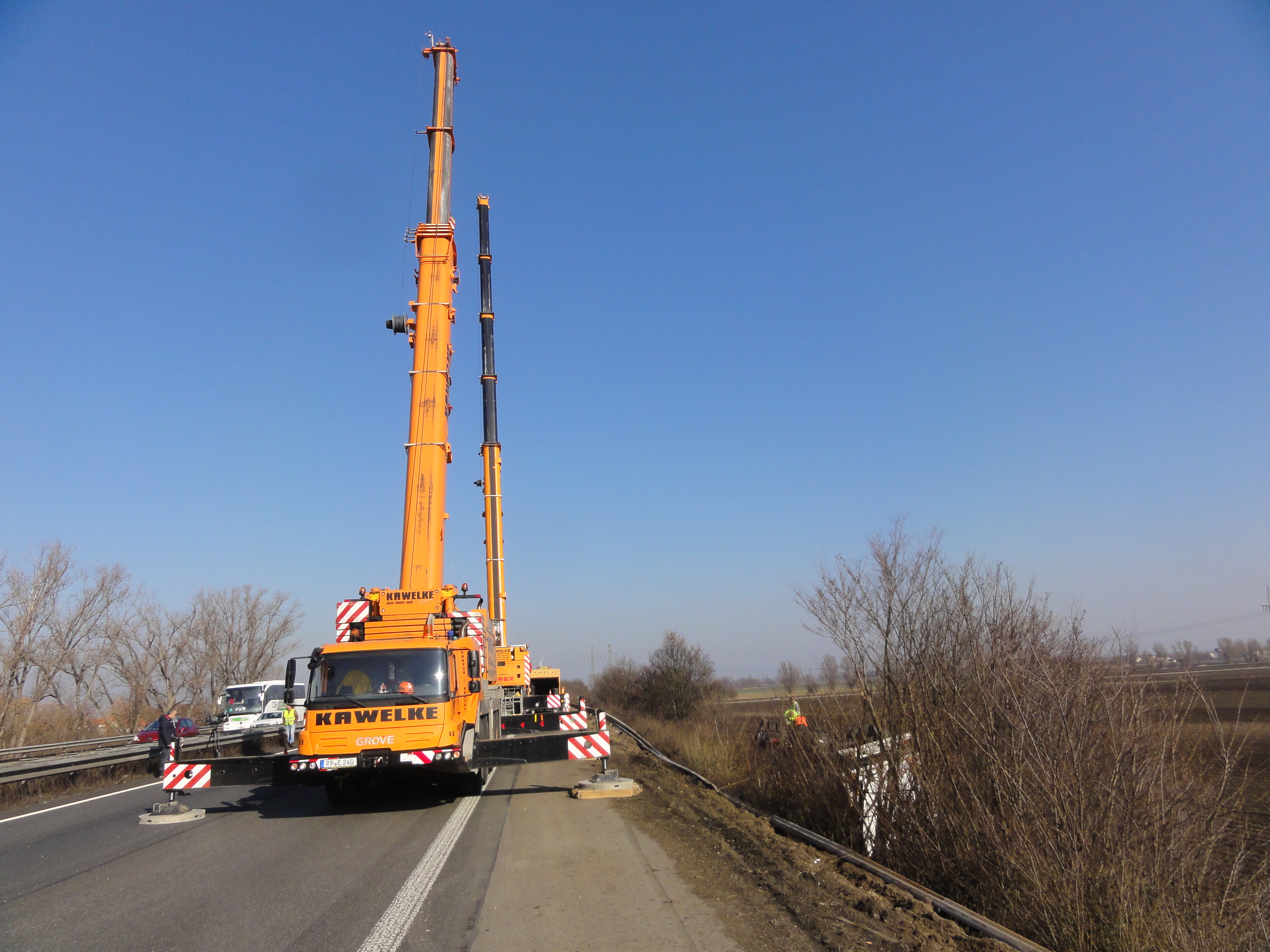 Abschleppfahrzeug 13