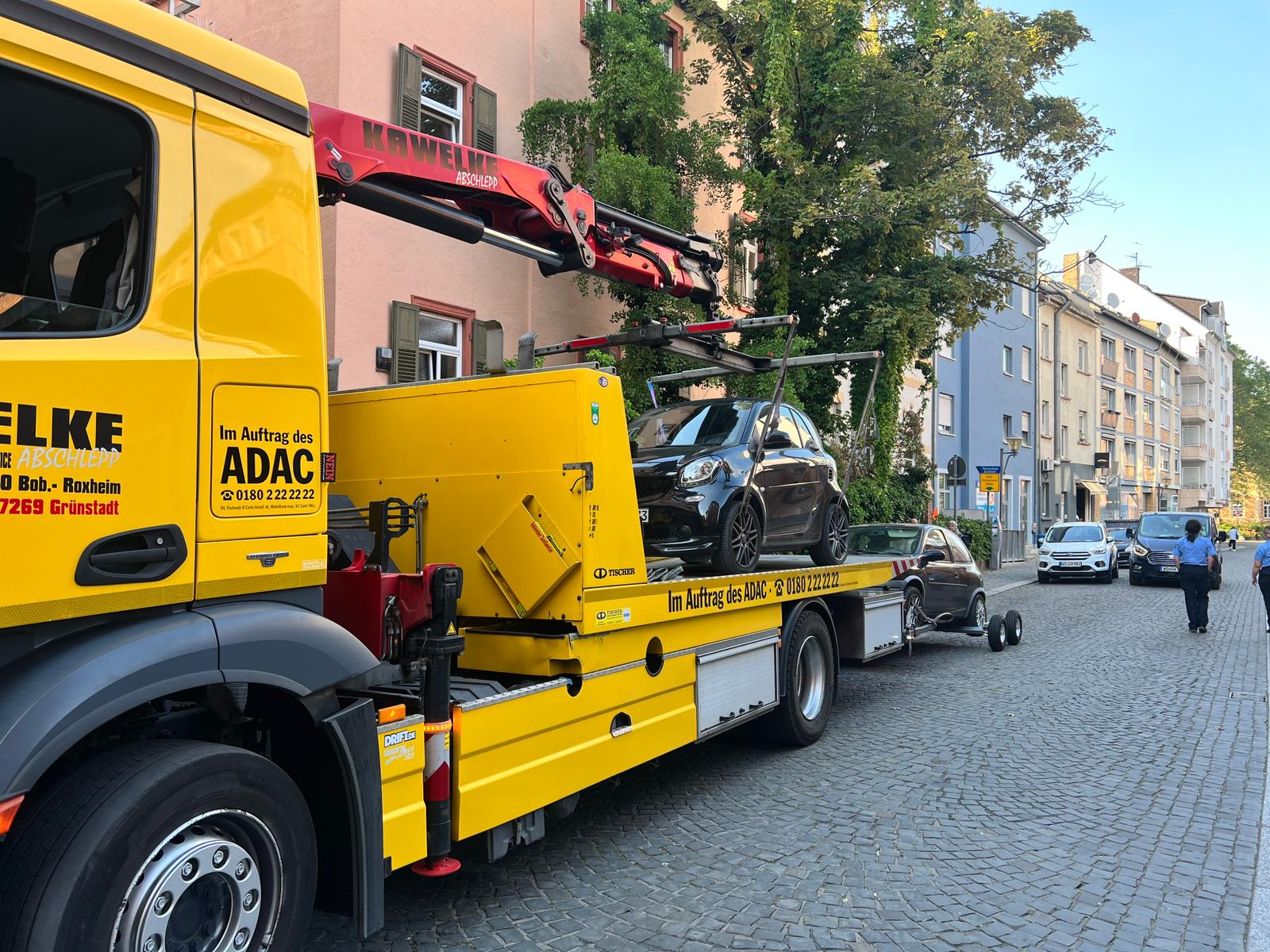 Abschleppfahrzeug 17